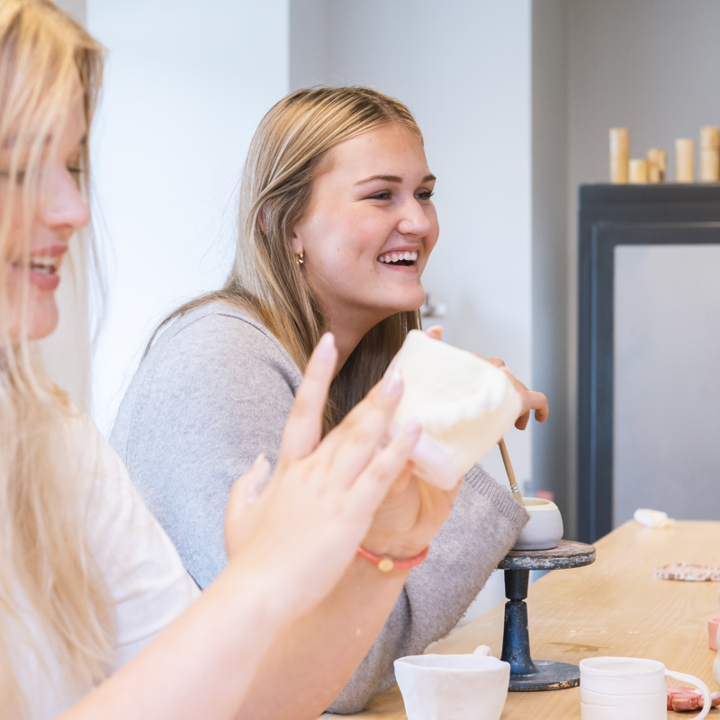Fokus på kreativ udfoldelse på Gudenaadalens efterskole. 