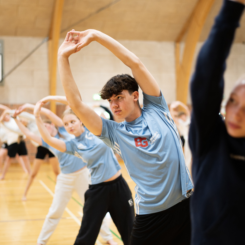 Gymnastik linje på Gudenaadalens efterskole. Fokus på Sundhed, motion og fællesskab. 