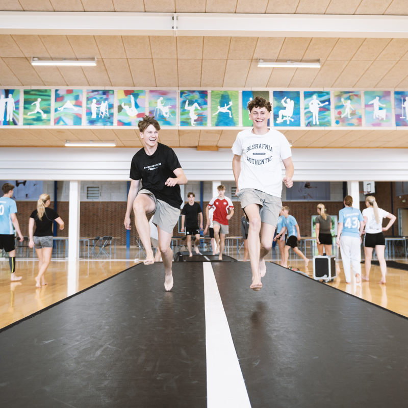 Gymnastik linje på Gudenaadalens efterskole. Fokus på Sundhed, motion og fællesskab. 