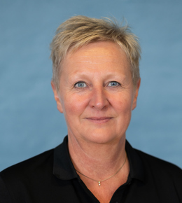 kvindelig lærer på Gudenaadalens efterskole. 