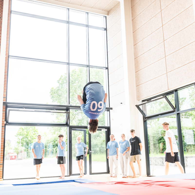Gymnastik linje på Gudenaadalens efterskole. 