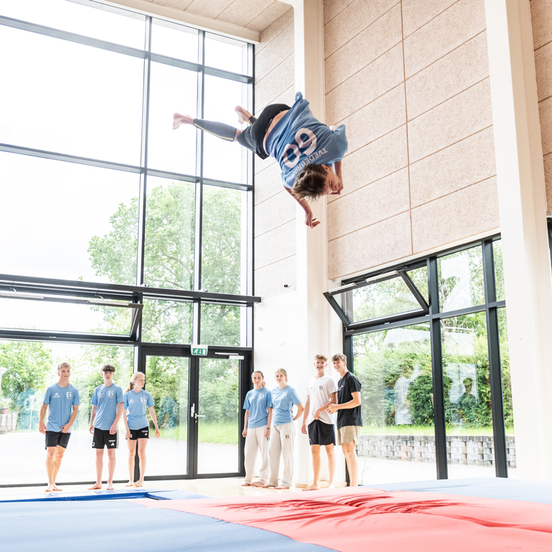 Gymnastik linje på Gudenaadalens efterskole. 