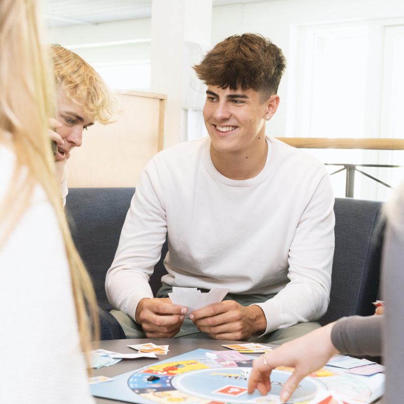 Fritidshygge på Gudenaadalens efterskole, med fokus på sammenhold, trivsel og venskaber. 
