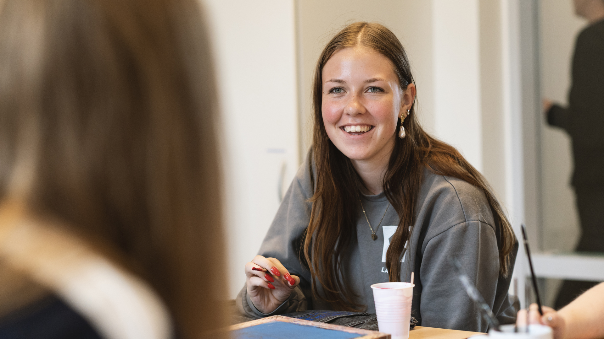 Fokus på kreativ udfoldelse på Gudenaadalens efterskole. 