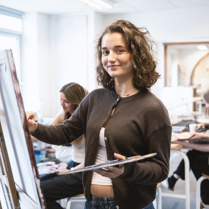 Fokus på kreativ udfoldelse på Gudenaadalens efterskole. 
